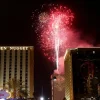 Revelação semanal de fogos de artifício sobre o centro de Las Vegas